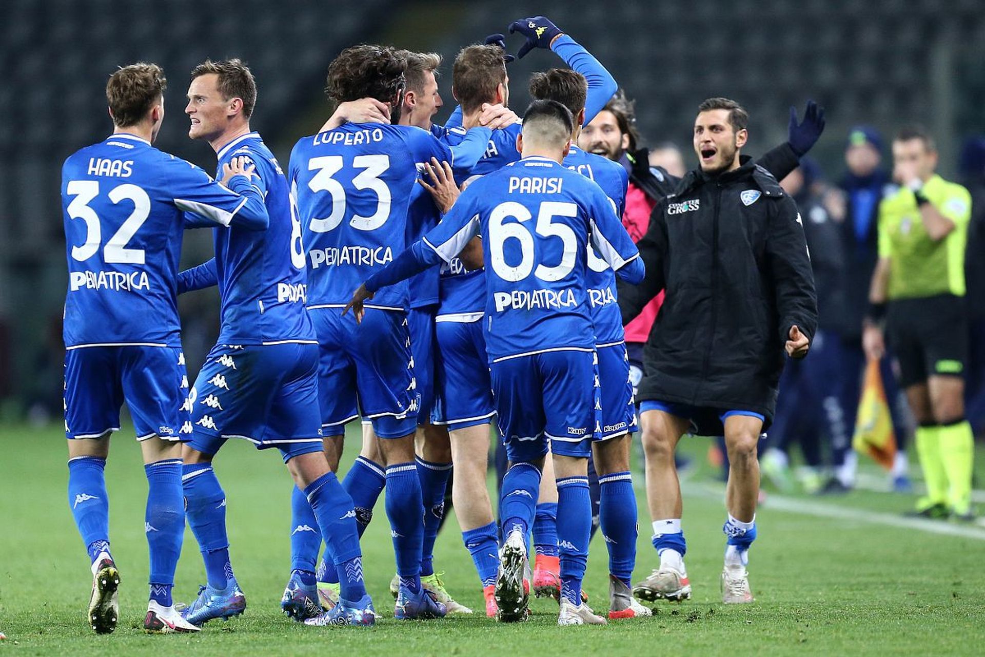 一名曾在多 一名曾在多